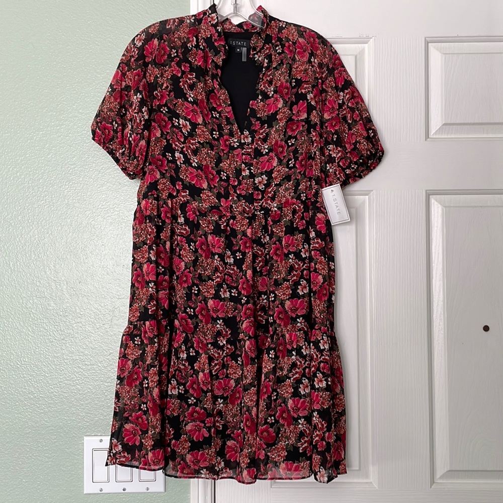 1. State Babydoll Dress w/ V-Neck, Ruffle Collar, Short Sleeves, Floral, Size M